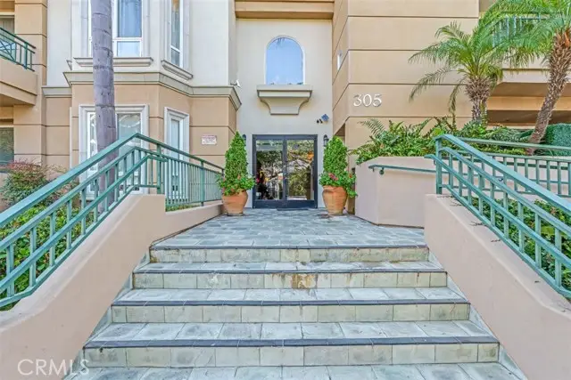305 Arnaz Drive #103, Los Angeles, CA 90048 - Image #2