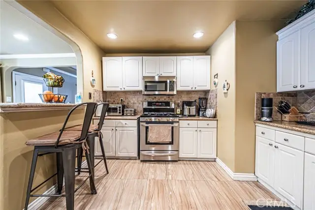 2525 S Cochran Avenue, Los Angeles, CA 90016 - Image #2