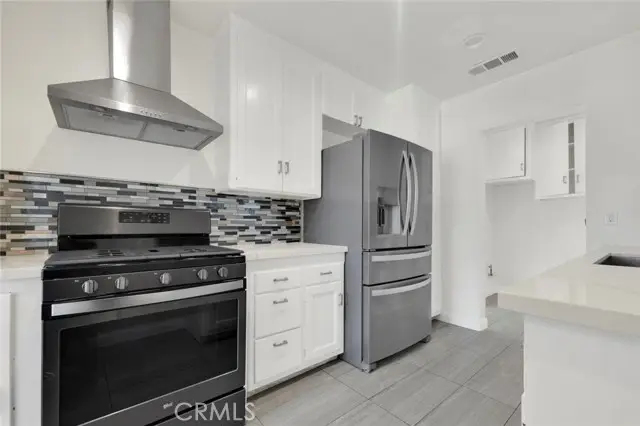 13321 Blythe Street, San Fernando Valley, CA 91605 - #3