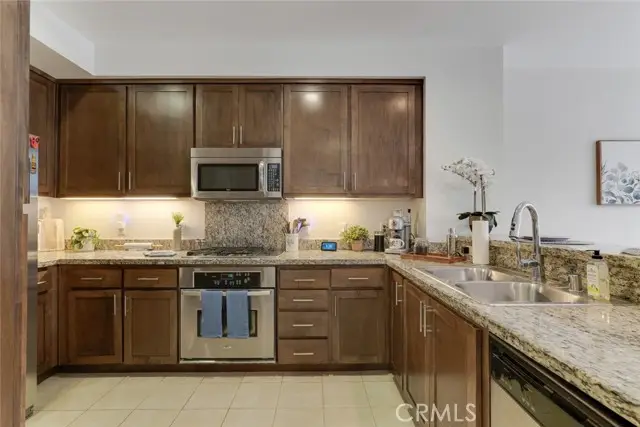 21301 Erwin Street #228, Woodland Hills, CA 91367 - #3