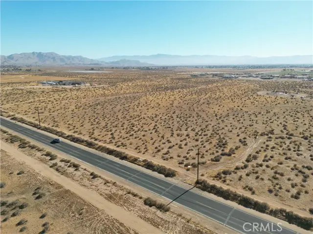 21025 Waalew Road, Apple Valley, CA 92307 - #3