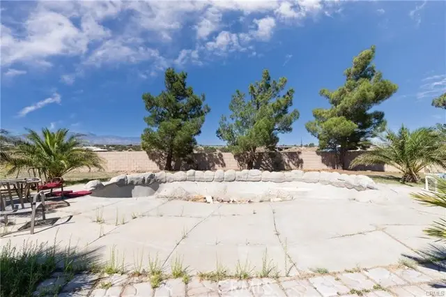 11875 Lamplighter Lane, Oak Hills, CA 92344 - Image #3