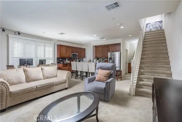 687 S Mandarin Lane, Rialto, CA 92376 - Image #3