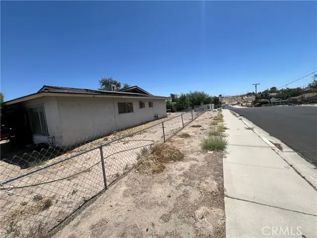 14311 Manzanita Road, Victorville, CA 92395 - Image #3