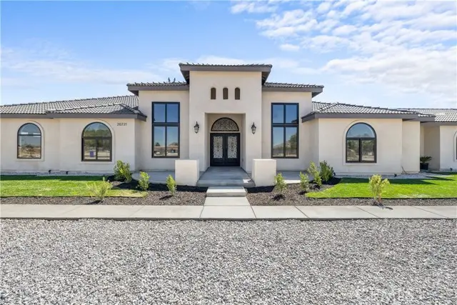 20721 Standing Rock Avenue, Apple Valley, CA 92307 - #1