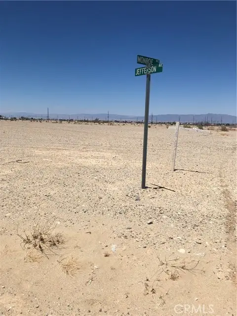 2120 Monroe Ave., Thermal, CA 92274