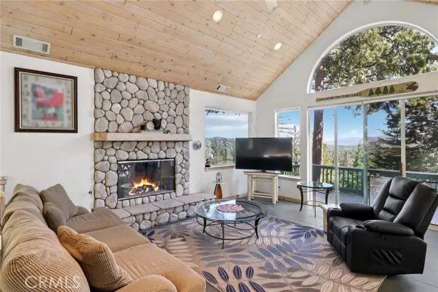 277 Grizzly Road, Lake Arrowhead, CA 92317 - Image #3