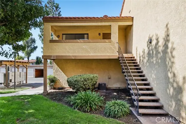 1142 W Blaine #201, Riverside, CA 92507 - Image #2