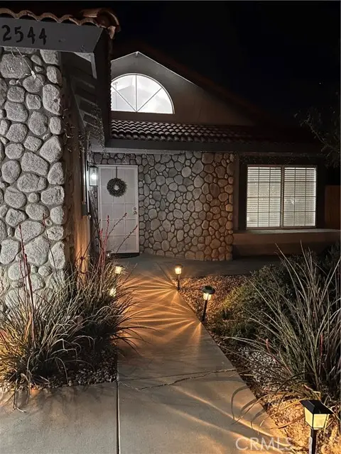 12544 Sunbird Lane, Victorville, CA 92392