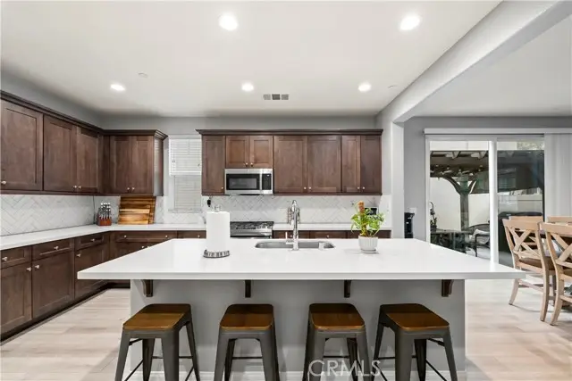 692 S Brampton, Rialto, CA 92376 - Image #3