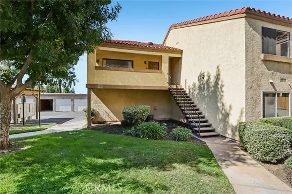 1142 W Blaine #201, Riverside, CA 92507