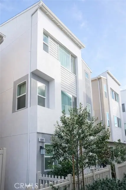 10891 Scottsbluff, Stanton, CA 90680