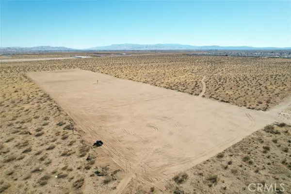 7 Jonathan St, Adelanto, CA 92301