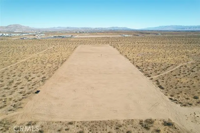 7 Jonathan St, Adelanto, CA 92301 - #3