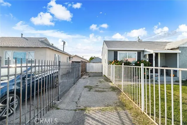 8868 Juniper Avenue, Fontana, CA 92335 - #3