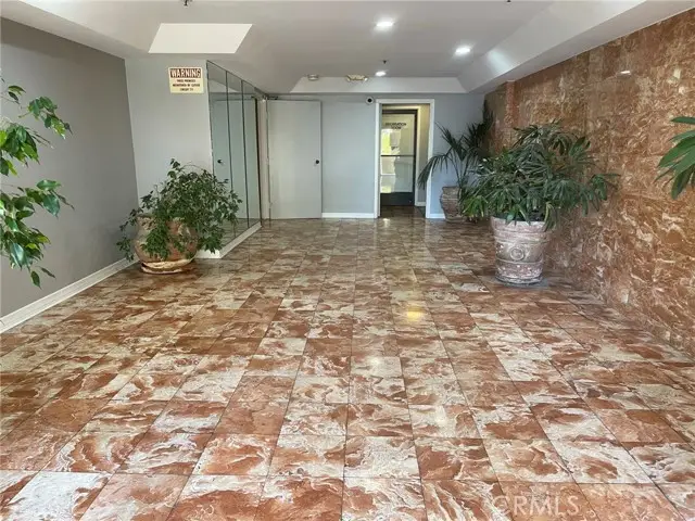 5143 Bakman #308, North Hollywood, CA 91601 - #2