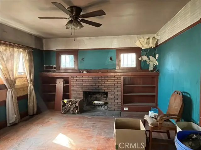 805 S Court Street, Visalia, CA 93277 - #2