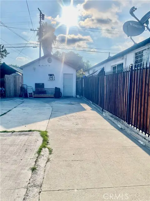 9529 San Juan Avenue, South Gate, CA 90280 - Image #2