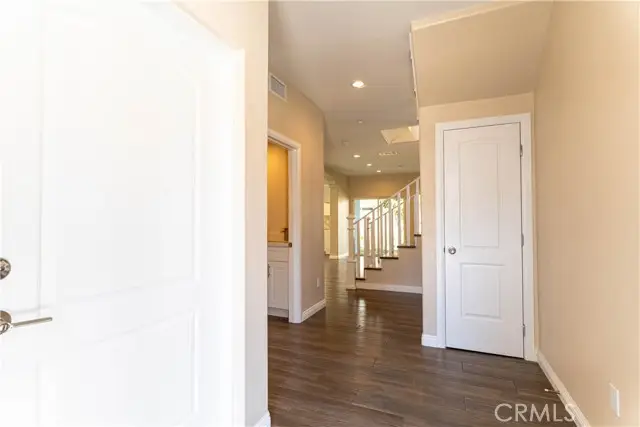 9246 Cedros Avenue #6, San Fernando Valley, CA 91402 - Image #2