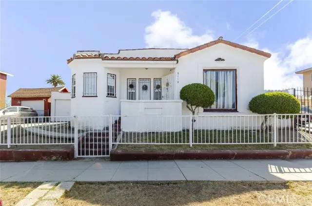 8110 S Halldale Avenue, Los Angeles, CA 90047 - Image #3