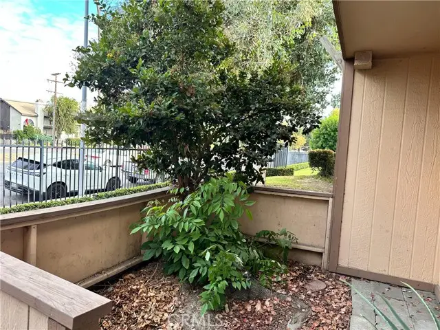 9831 Sepulveda Boulevard #26, San Fernando Valley, CA 91343 - Image #3