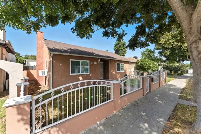 155 E Barclay, Long Beach, CA 90805 - #2