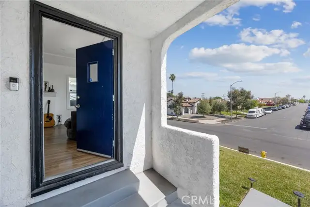 7037 Cimarron Street, Los Angeles, CA 90047 - Image #3
