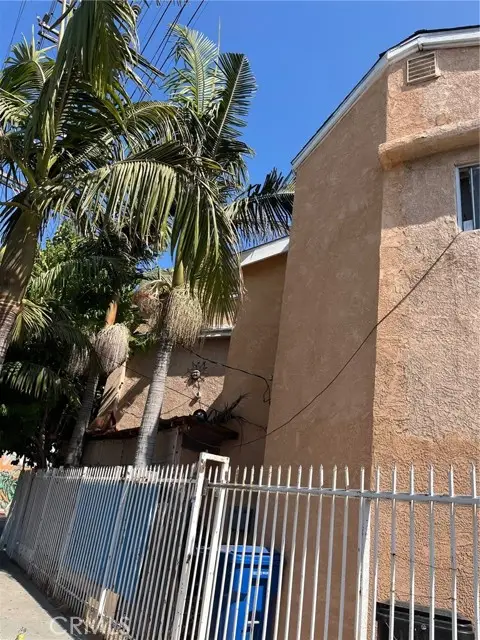 300 E 42nd Place, Los Angeles, CA 90011 - Image #3