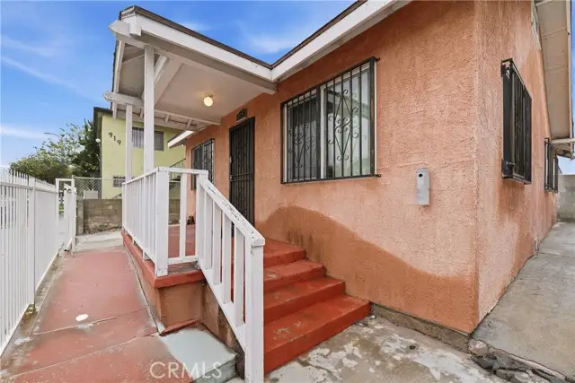 915 W Gage, Los Angeles, CA 90044 - Image #2