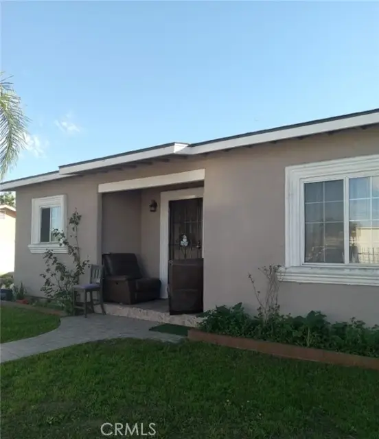 11820 168th St, Artesia, CA 90701