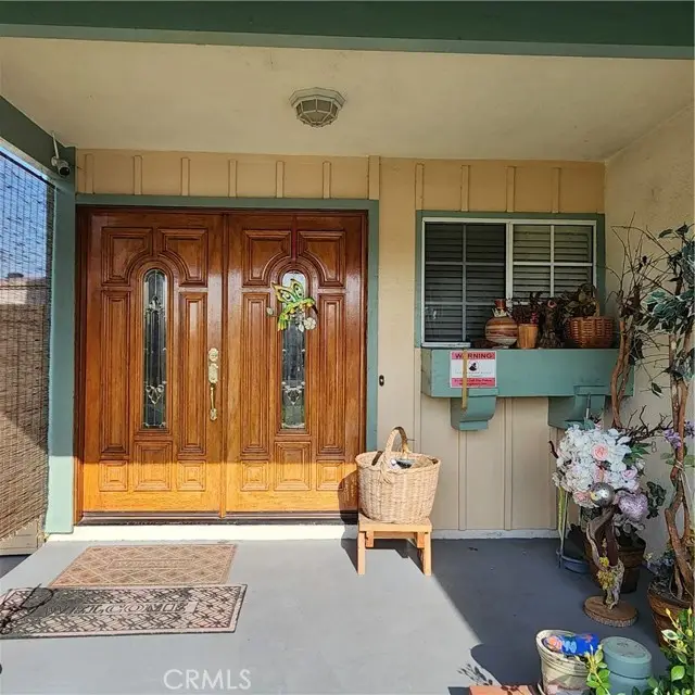 5573 Pueblo Court, Commerce, CA 90040 - Image #2