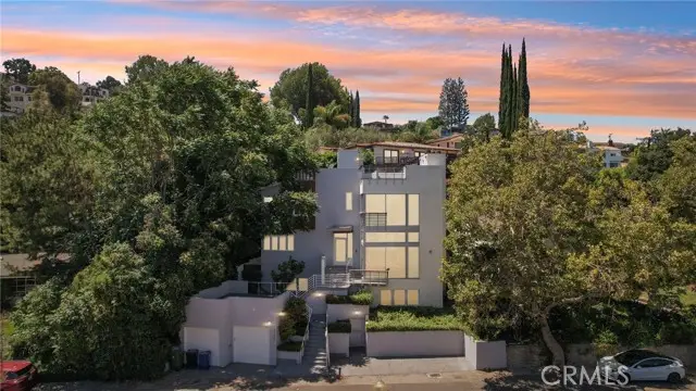 13424 Contour, Sherman Oaks, CA 91423 - Image #1