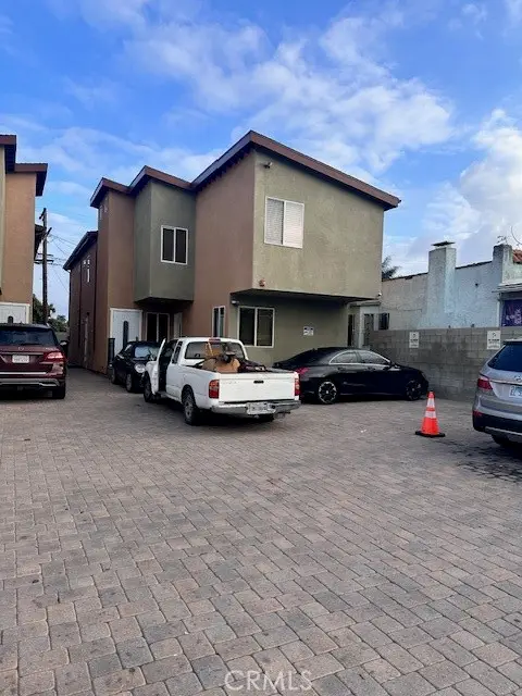 1737 W 37th Street, Los Angeles, CA 90018