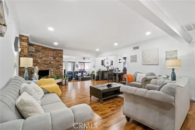 14870 Hubbard, San Fernando Valley, CA 91342 - #2