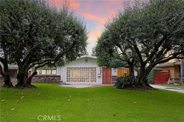 7333 Via Rio Nido, Downey, CA 90241