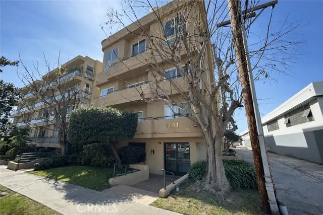 1811 Manning #302, Los Angeles, CA 90025 - #1