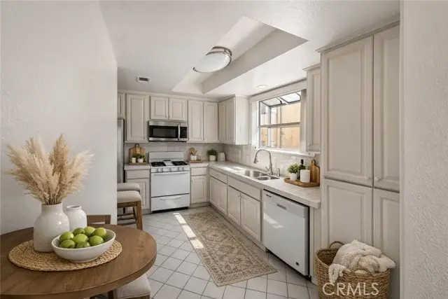 1811 Manning #302, Los Angeles, CA 90025 - #3