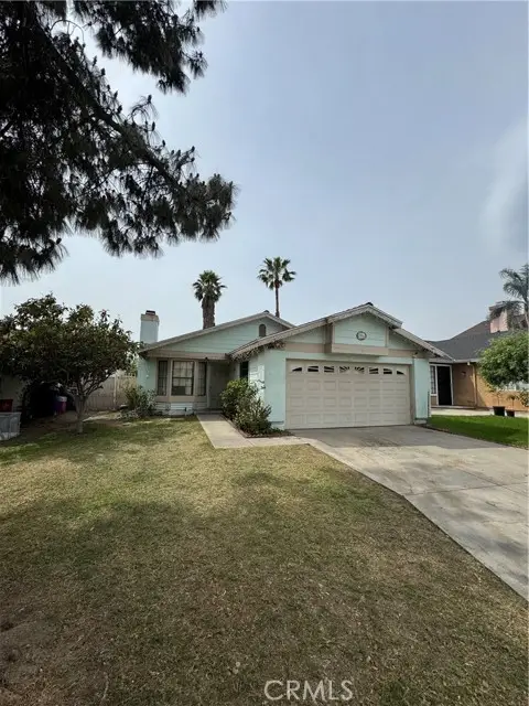 7900 Pinyon Ave, Fontana, CA 92336