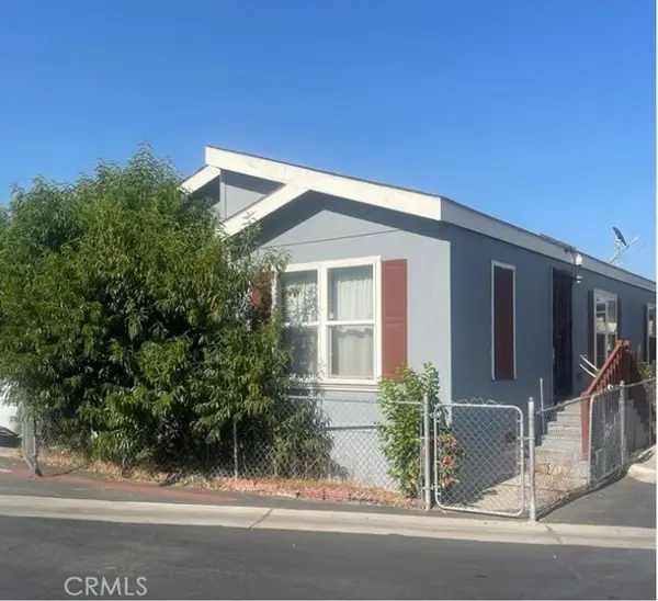 1826 W 19th Street #18, Highland, CA 92411