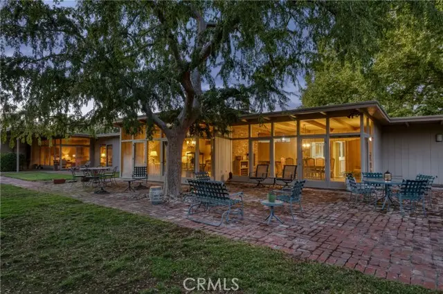 5646 E Park Circle Drive, Fresno, CA 93727 - Image #1