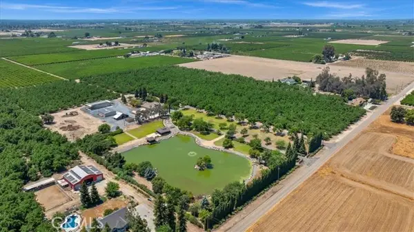 13715 E Nebraska Avenue, Kingsburg, CA 93631