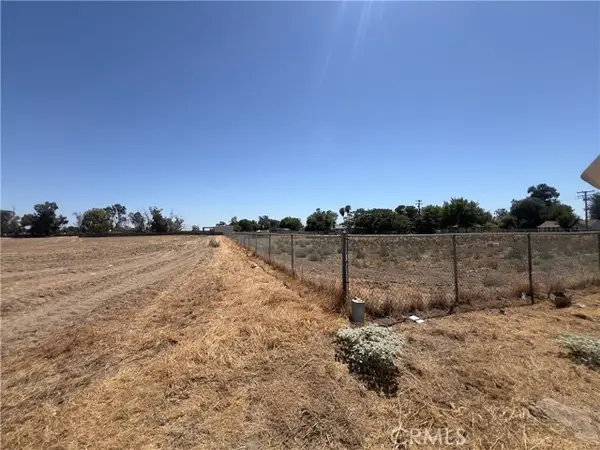 1 E 3rd Street, Hanford, CA 93230