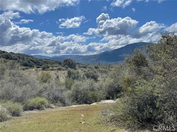 35 Miami Highlands, Oakhurst, CA 93644