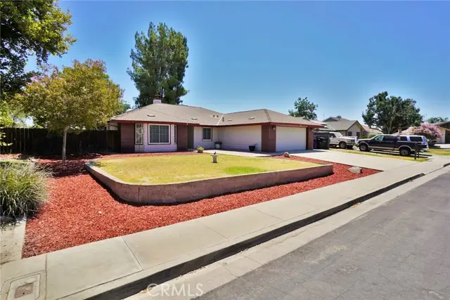 2475 Santa Lucia Court, Hanford, CA 93230 - Image #2