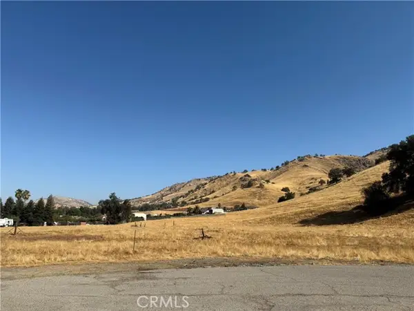 6050 Dogwood Lane, Sanger, CA 93657