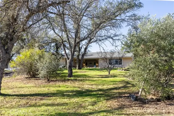 41443 Roaring River Court, Coarsegold, CA 93614