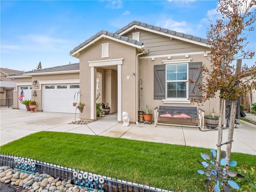 425 Karen, Kerman, CA 93630 - Image #3