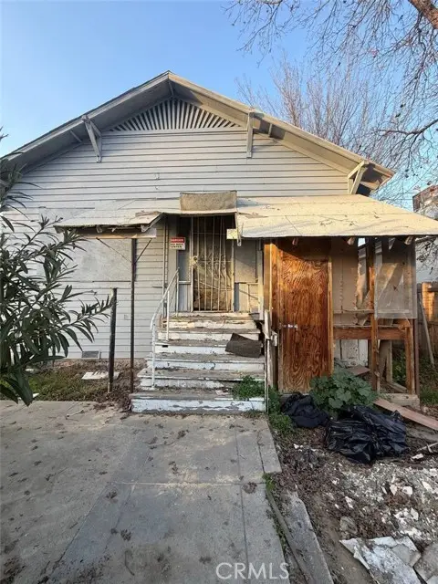 228 E Ivy Street, Hanford, CA 93230