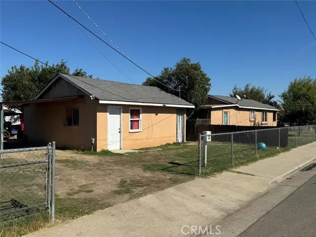 687 S 8th, Kerman, CA 93630 - #2