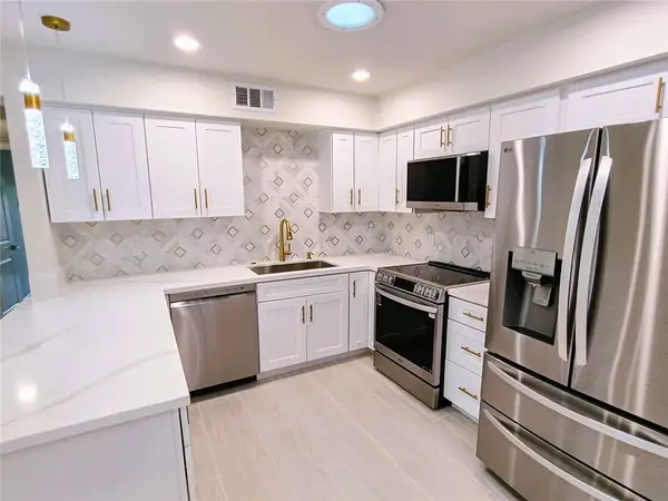 3028 Sunflower Circle, Palm Springs, CA 92262